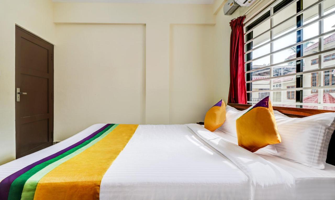 Itsy Hotels Rain Tulsi Stayz, Palarivattom Junction Kochi 外观 照片