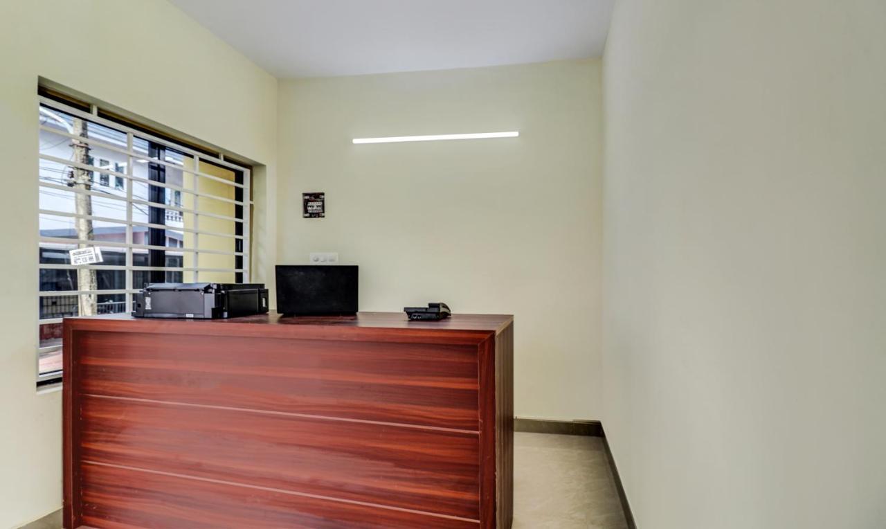 Itsy Hotels Rain Tulsi Stayz, Palarivattom Junction Kochi 外观 照片
