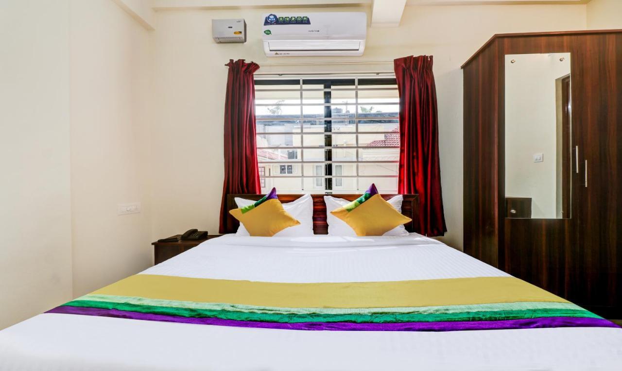 Itsy Hotels Rain Tulsi Stayz, Palarivattom Junction Kochi 外观 照片
