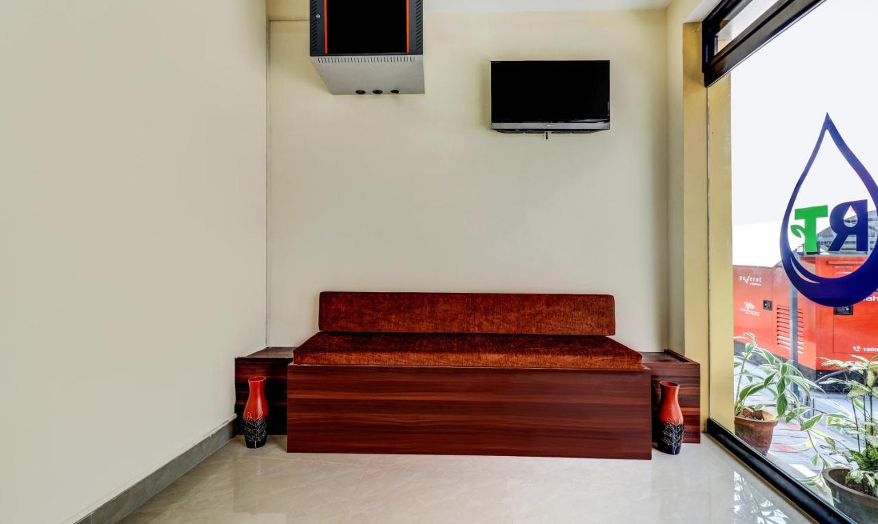 Itsy Hotels Rain Tulsi Stayz, Palarivattom Junction Kochi 外观 照片